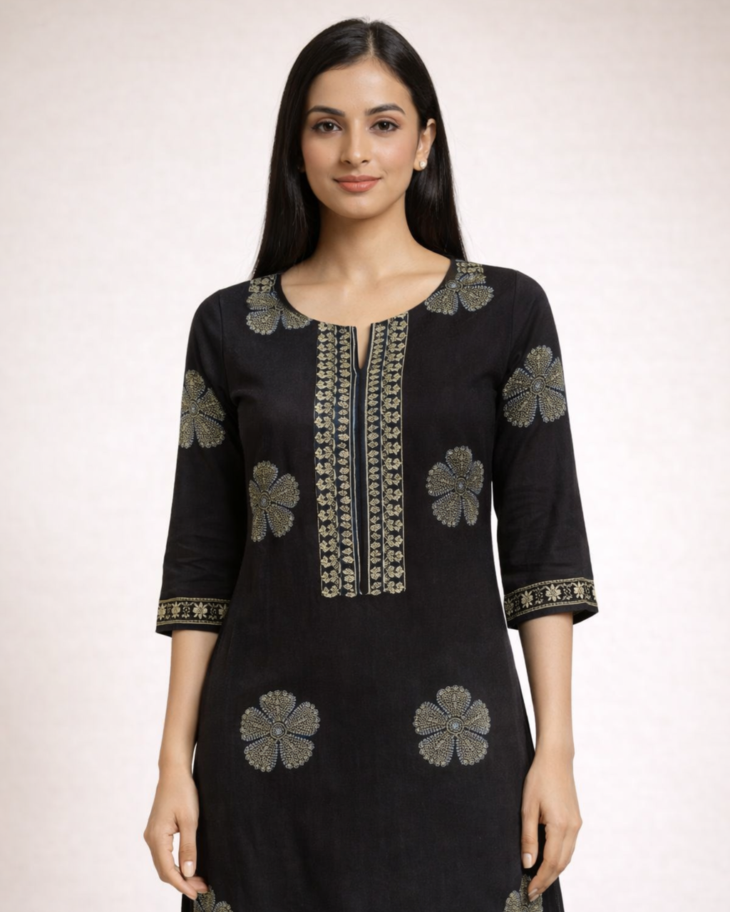 Avaasa Women's Elegant Black Ethnic Kurti